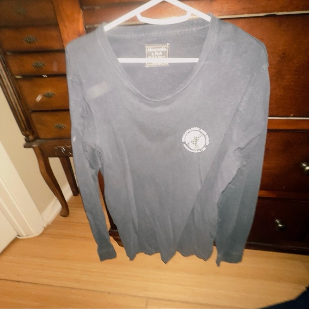 Mens vintage large long sleeved Abercrombie and fitch t-shirt y2K